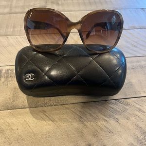 CHANEL tortoise shell sunglasses